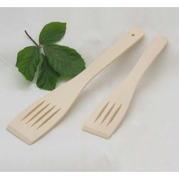 Medinė mentelė su skylėm