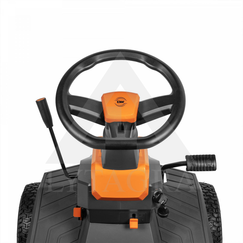 Vejos traktoriukas Daewoo DWR 660