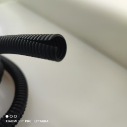 Gofra plastikinė su prapjovimu 10/13 mm